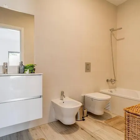 Happiness - 2bedroom In Apartment *