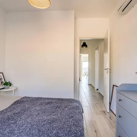 Happiness - 2bedroom In Appartement